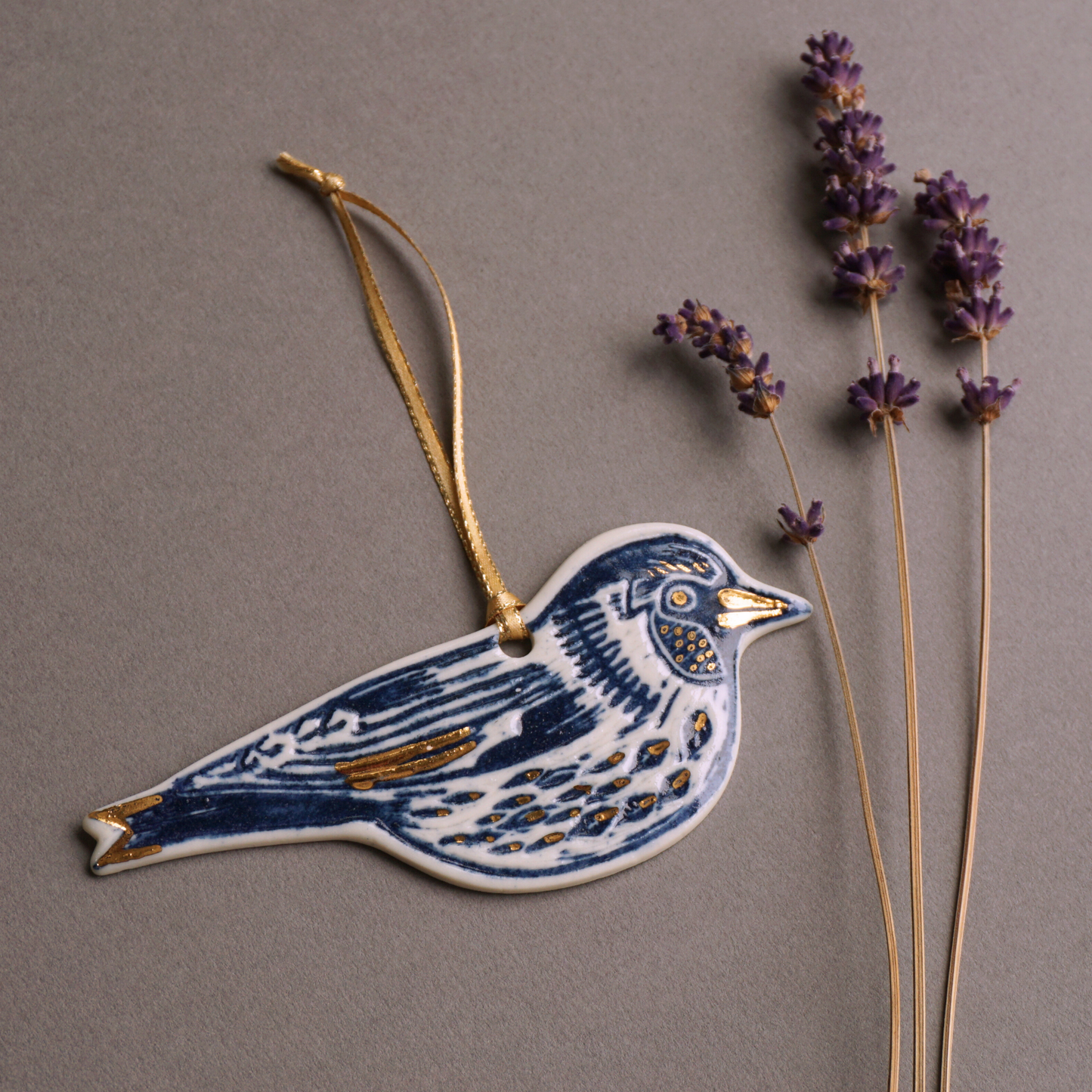 Goldfinch Porcelain with Gold Lustre Hanging Decoration