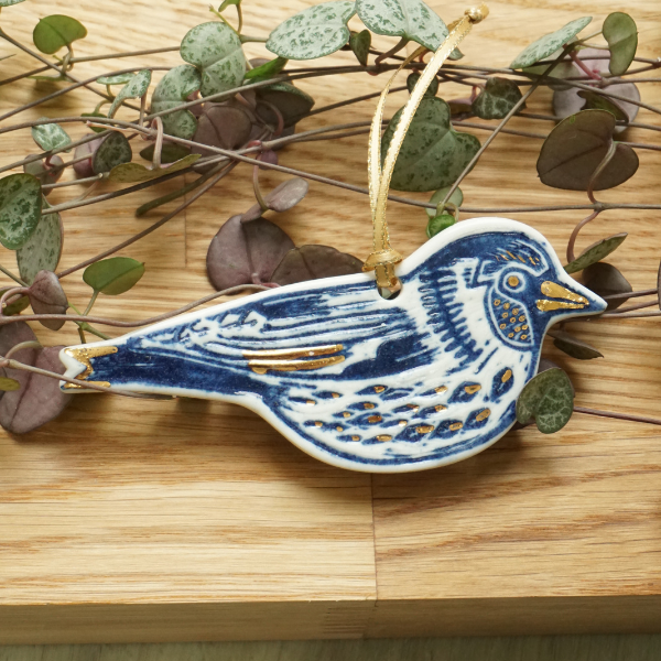 Goldfinch Porcelain with Gold Lustre Hanging Decoration