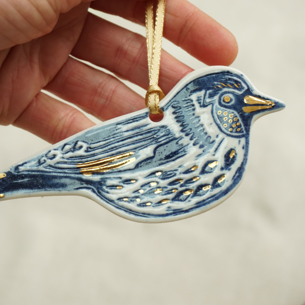 Goldfinch Porcelain with Gold Lustre Hanging Decoration